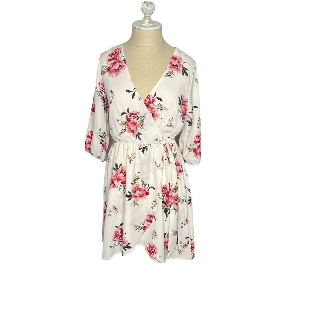 Dream of Me White Floral Print 3/4 Sleeve Wrap Mini Dress Size Medium - Picture 6 of 6